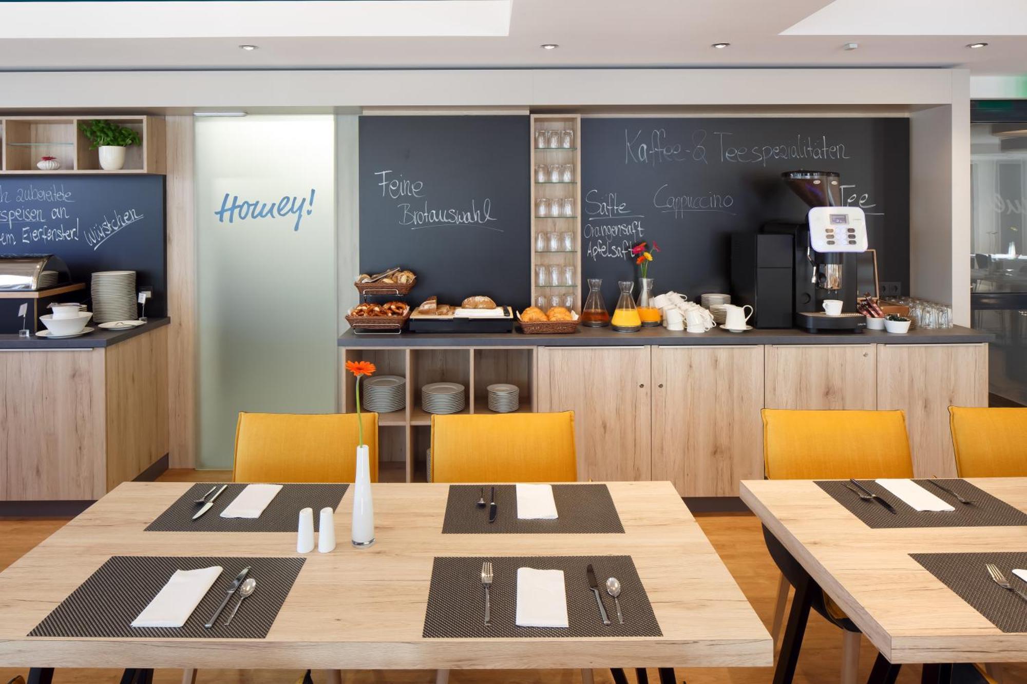 Homey! Hotel เรเกนส์บวร์ก ภายนอก รูปภาพ