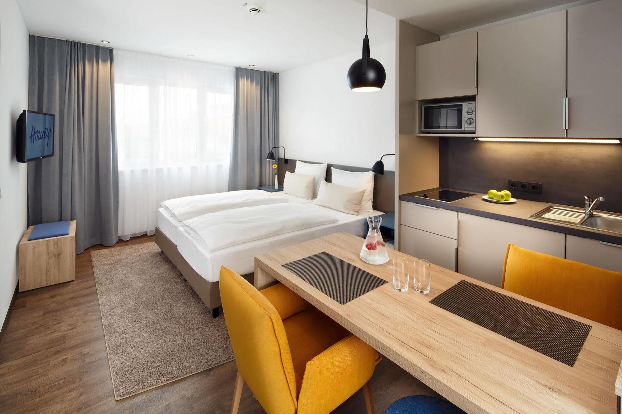 Homey! Hotel เรเกนส์บวร์ก ภายนอก รูปภาพ