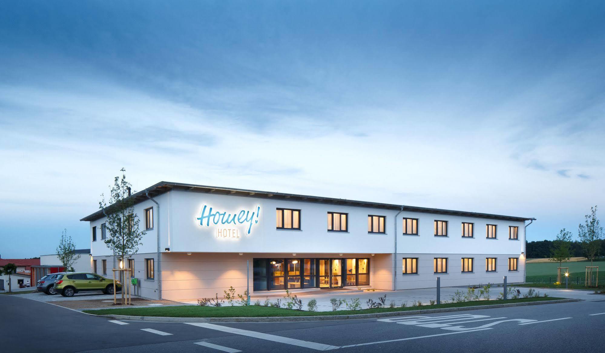 Homey! Hotel เรเกนส์บวร์ก ภายนอก รูปภาพ